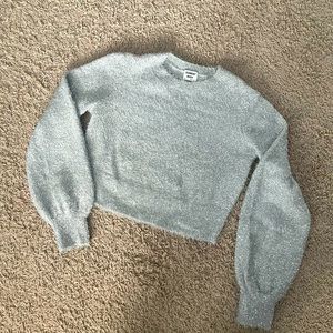 Gray Aritzia cropped sweater
